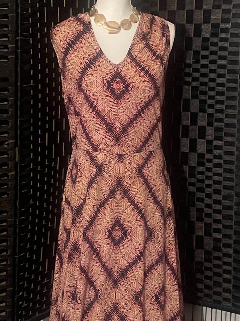 Sleeveless Pink & Black Diamond Maxi Dress